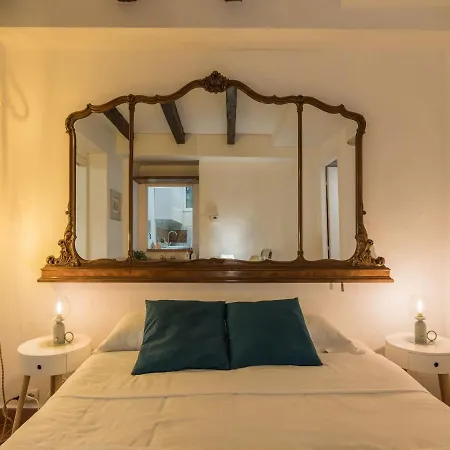 The Rent - Lovely One-bedroom In Trastevere District Apartment Rome