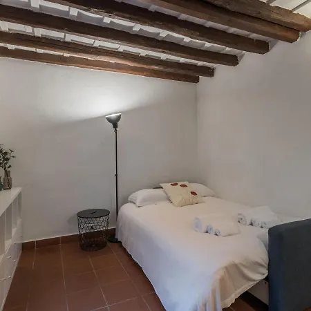 The Rent - Lovely One-bedroom In Trastevere District Apartment